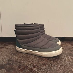 Cat & Jack- Grey Puffer Boots - Size 9